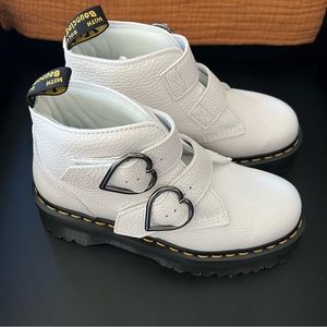 Heart Leather Platform Boots 💜